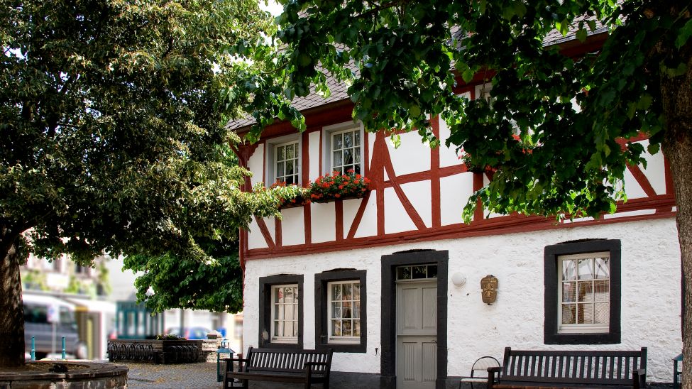 Fachwerkhaus am Kolpingplatz (Bachstraße 1)